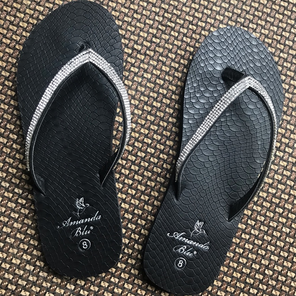 Amanda Blu sparkle flip flops in black size 8